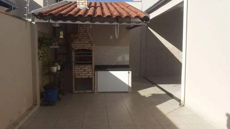 Casa à venda — foto 5 de 10