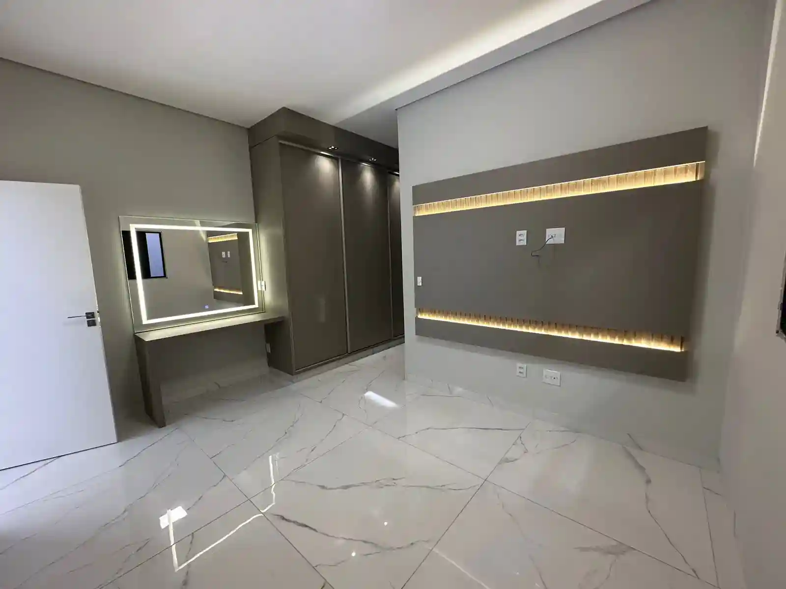 Casa de Condomínio com 3 quartos à venda, 410m² — foto 13 de 25