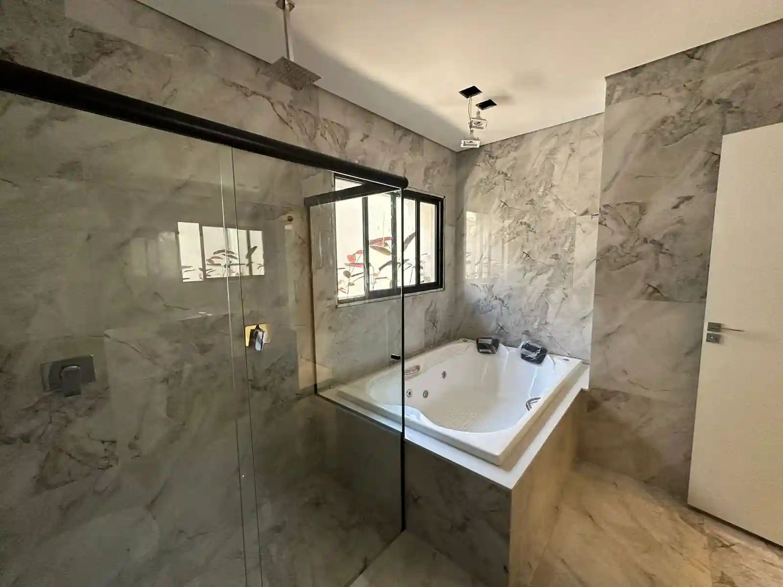 Casa de Condomínio com 3 quartos à venda, 410m² — foto 5 de 25