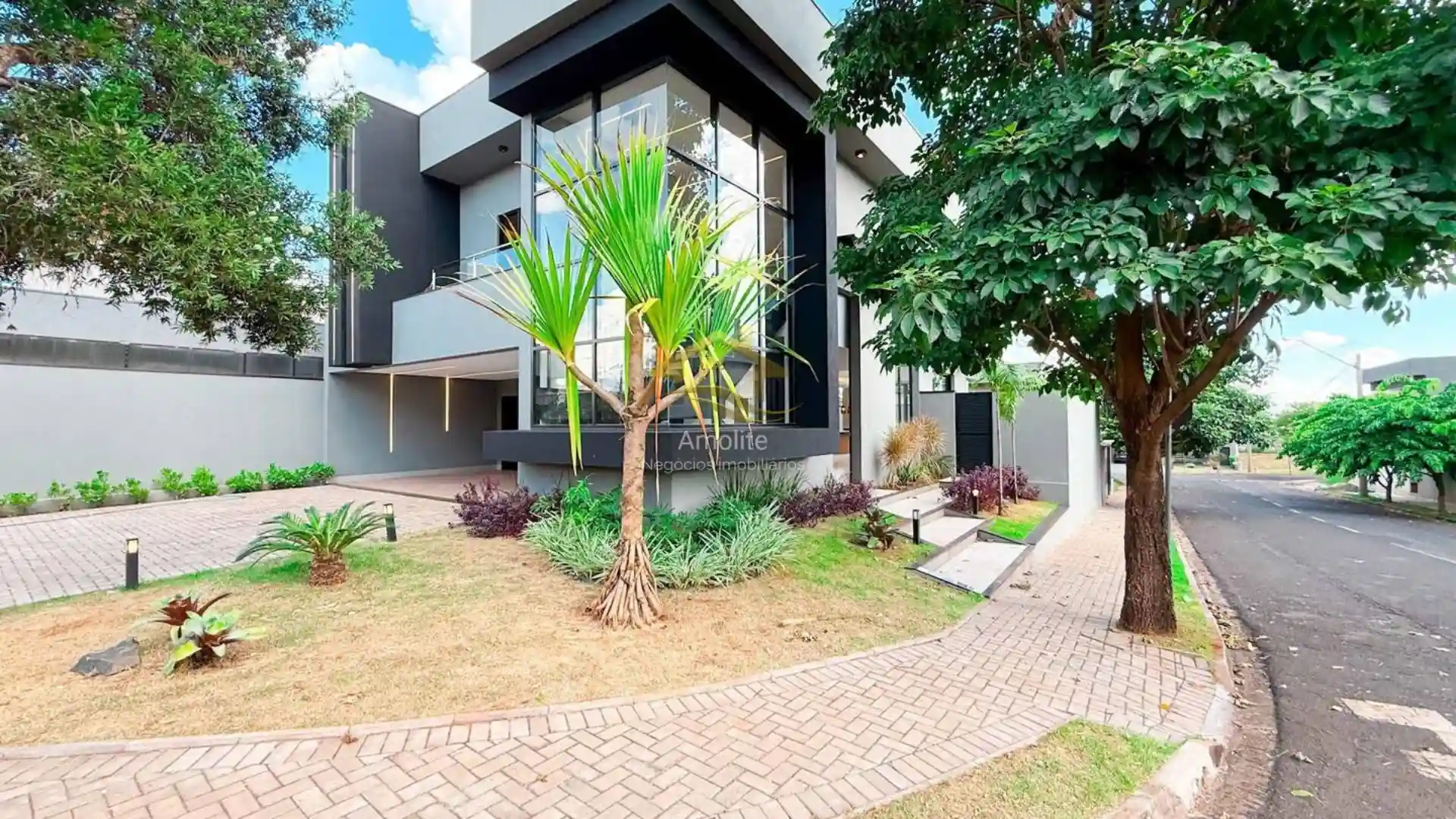Casa de Condomínio com 3 quartos à venda, 260m² — foto 2 de 29