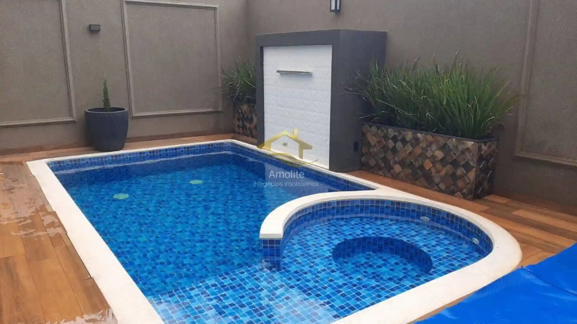 Casa de Condomínio com 3 quartos à venda, 253m² — foto 2 de 29