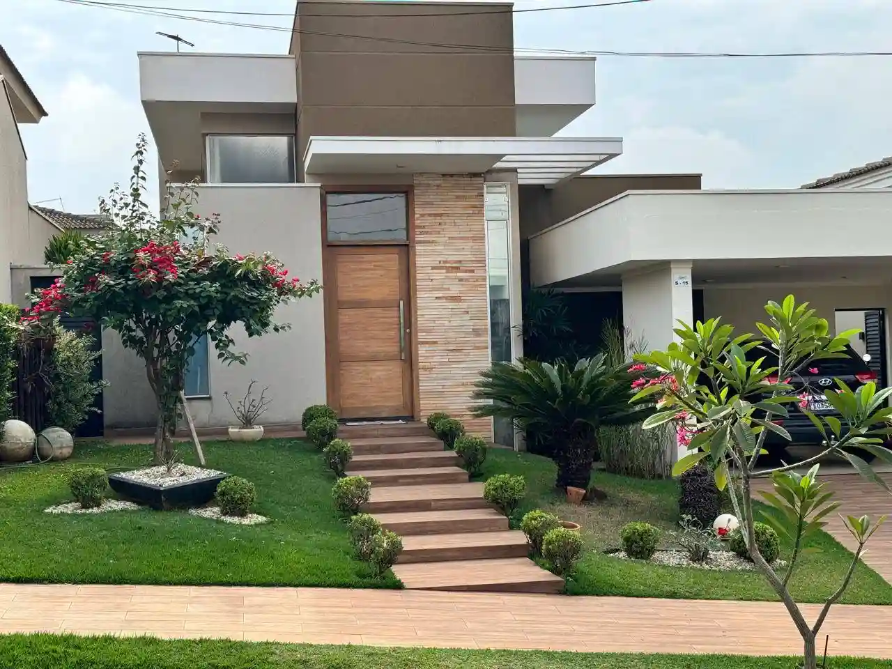 Casa de Condomínio com 3 quartos à venda, 220m² — foto 2 de 36