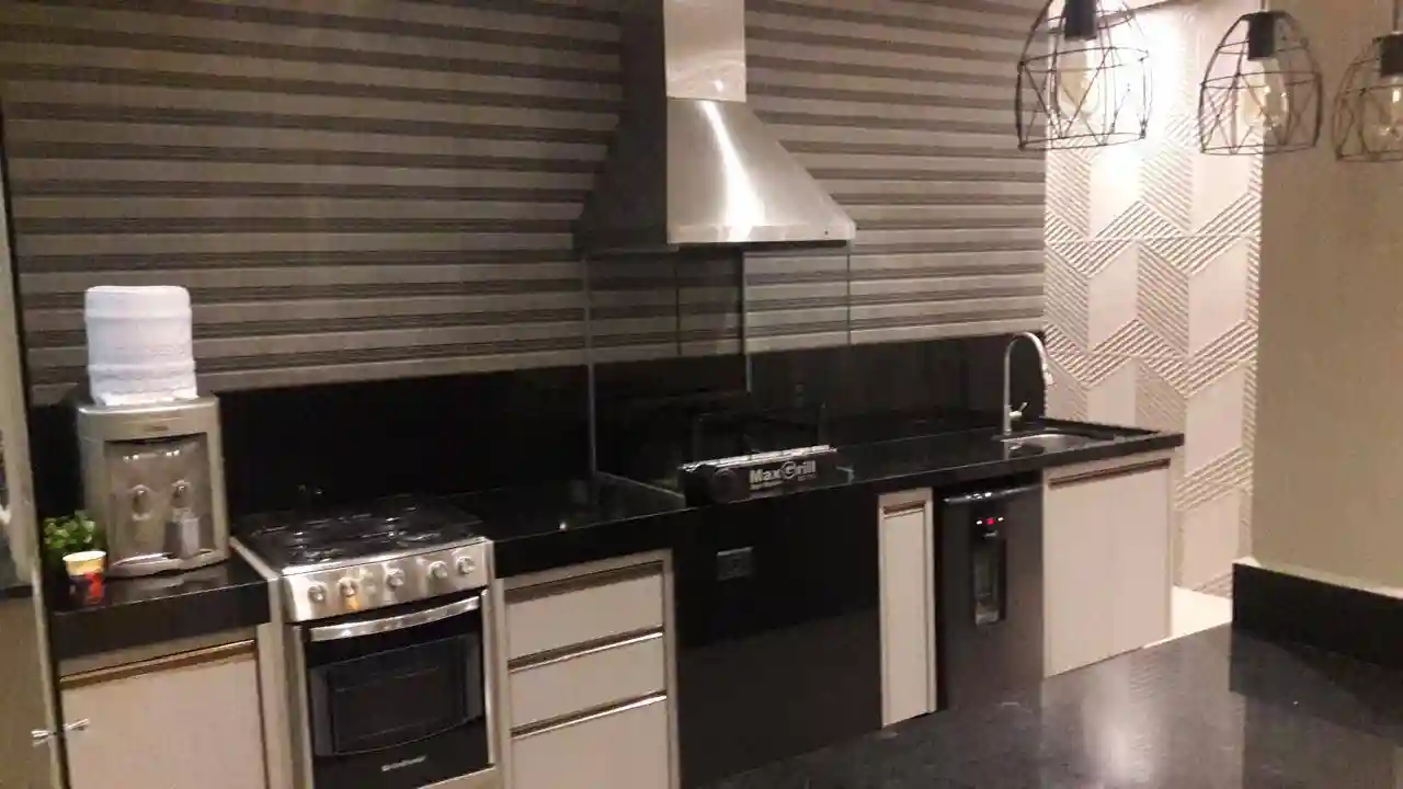 Casa de Condomínio com 3 quartos à venda, 220m² — foto 14 de 36