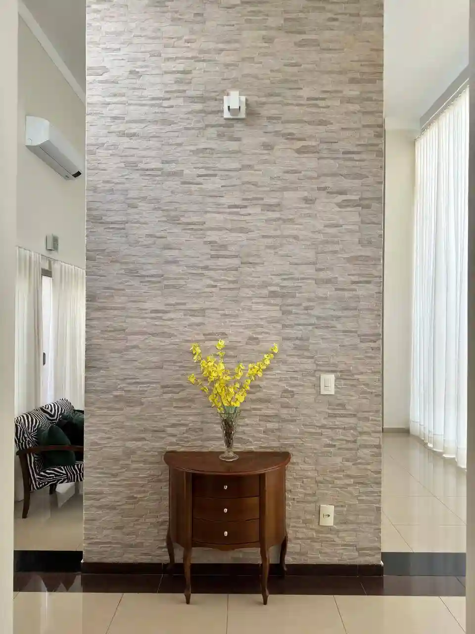 Casa de Condomínio com 3 quartos à venda, 220m² — foto 3 de 36