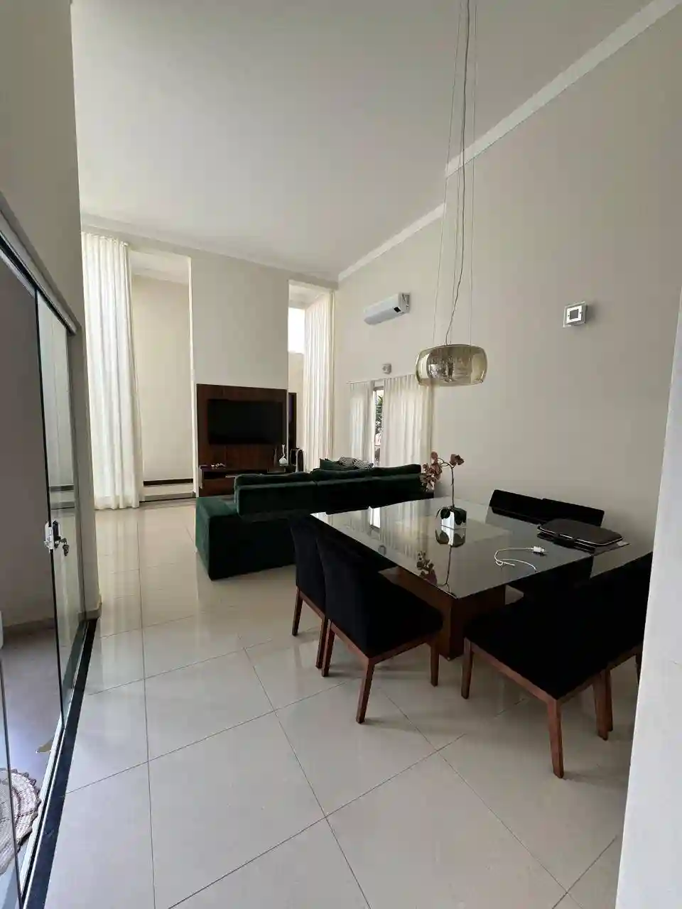 Casa de Condomínio com 3 quartos à venda, 220m² — foto 9 de 36