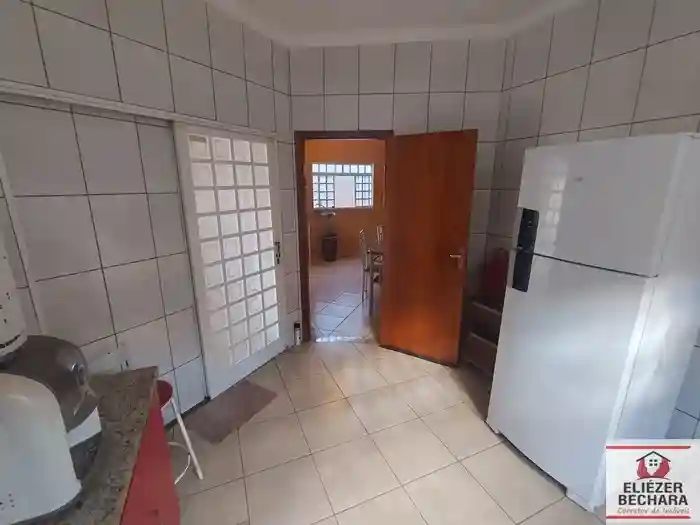 Casa com 3 quartos à venda, 190m² — foto 16 de 37