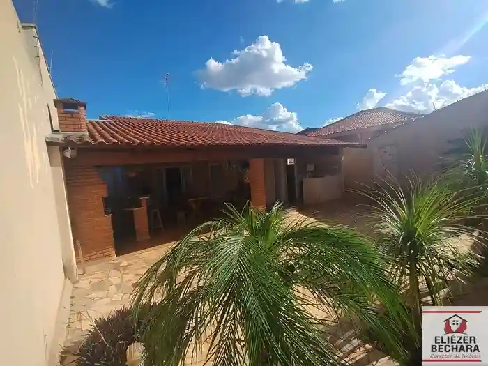 Casa com 3 quartos à venda, 190m² — foto 3 de 37