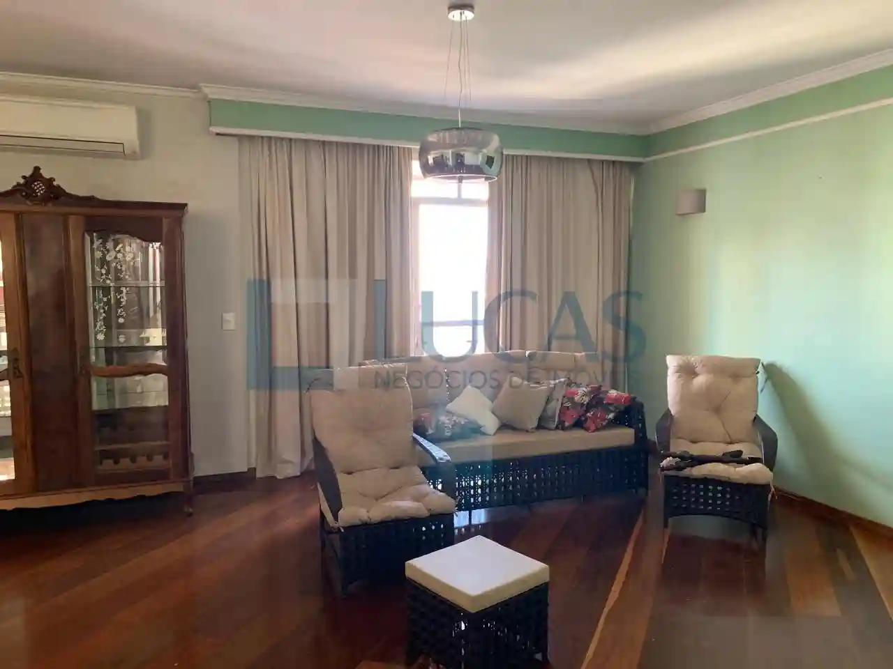 Apartamento com 4 quartos à venda, 178m² — foto 1 de 10