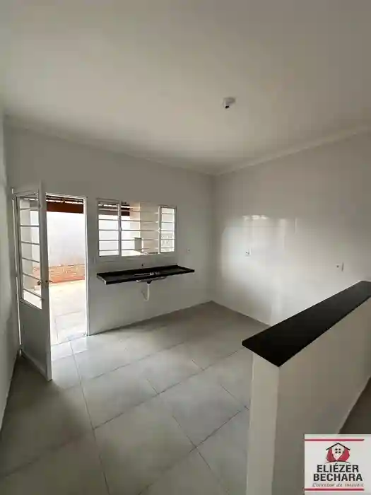 Casa com 3 quartos à venda, 110m² — foto 2 de 22