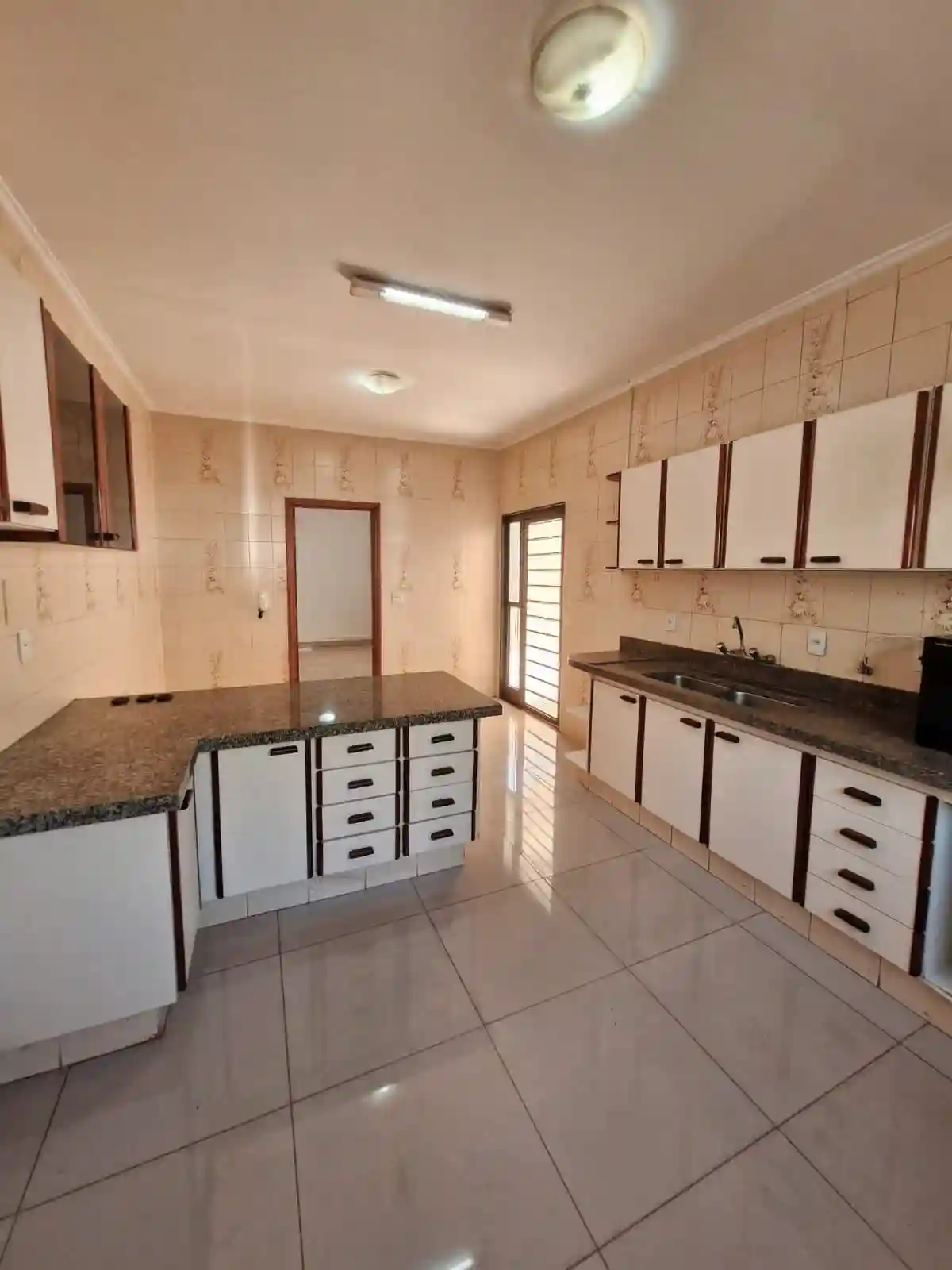 Casa com 3 quartos à venda, 360m² — foto 17 de 25