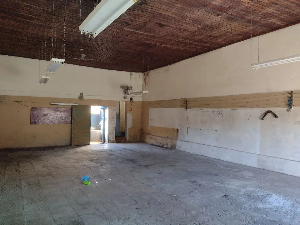 Loja / Salão / Ponto Comercial à venda — foto 3 de 5