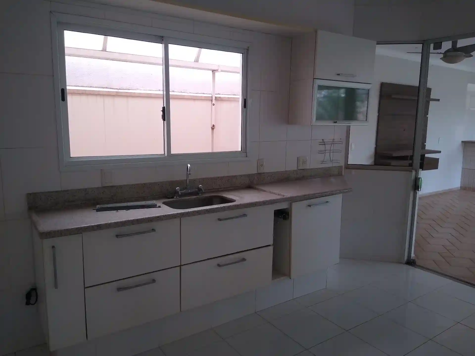 Casa de Condomínio com 3 quartos à venda, 197m² — foto 10 de 59