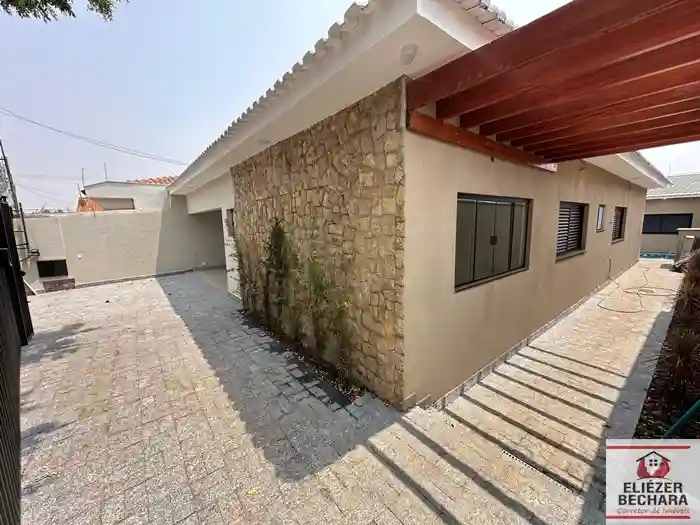 Casa com 3 quartos à venda, 230m² — foto 2 de 27