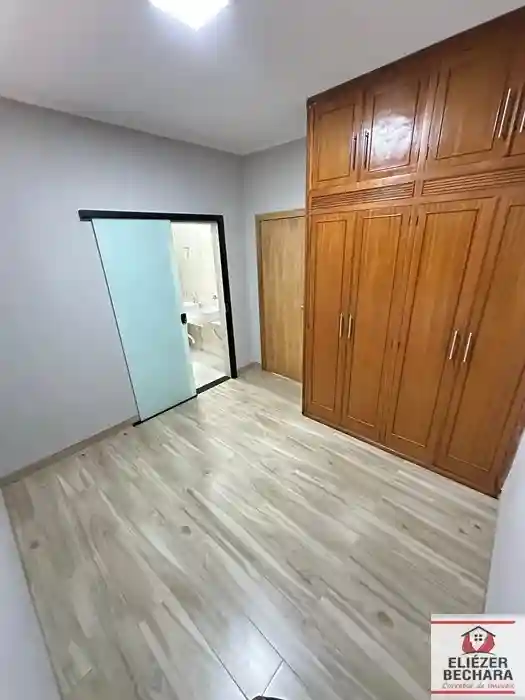 Casa com 3 quartos à venda, 230m² — foto 25 de 27