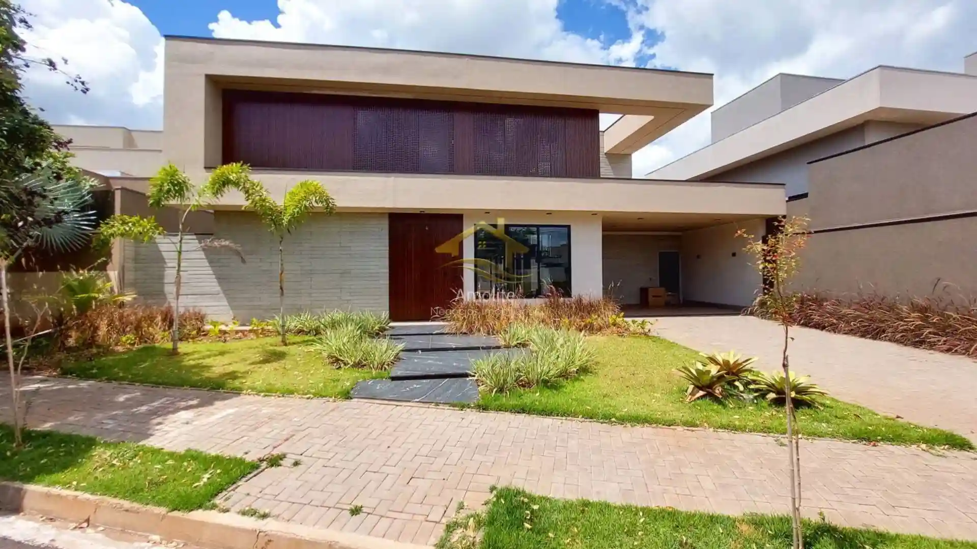 Casa de Condomínio com 3 quartos à venda, 235m² — foto 1 de 25