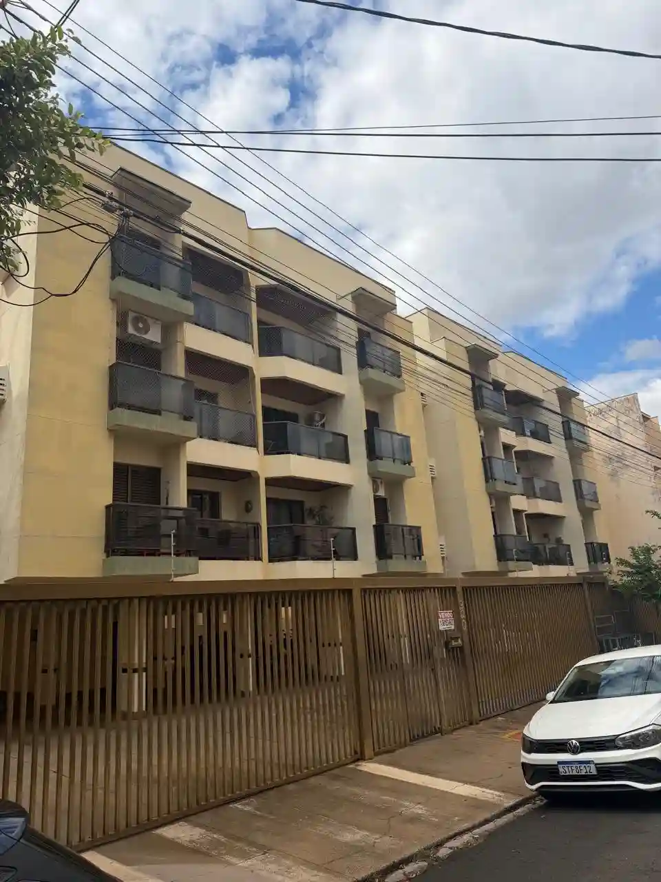 Apartamento com 2 quartos à venda, 70m² — foto 1 de 24