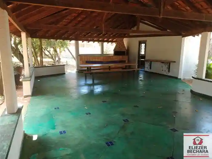 Fazenda / Sítio / Chácara com 2 quartos à venda, 2000m² — foto 1 de 32