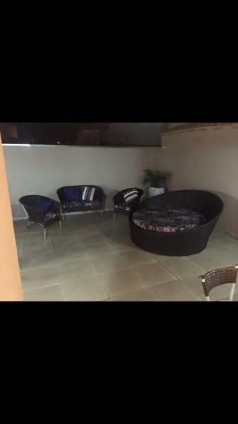 Casa de Condomínio à venda — foto 1 de 8