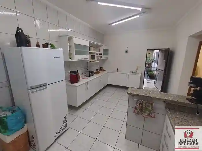 Casa com 3 quartos à venda, 200m² — foto 34 de 52