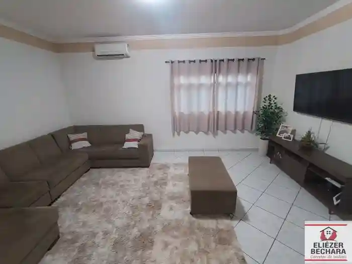 Casa com 3 quartos à venda, 200m² — foto 48 de 52
