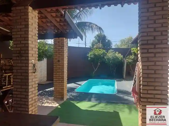 Casa com 3 quartos à venda, 200m² — foto 2 de 52
