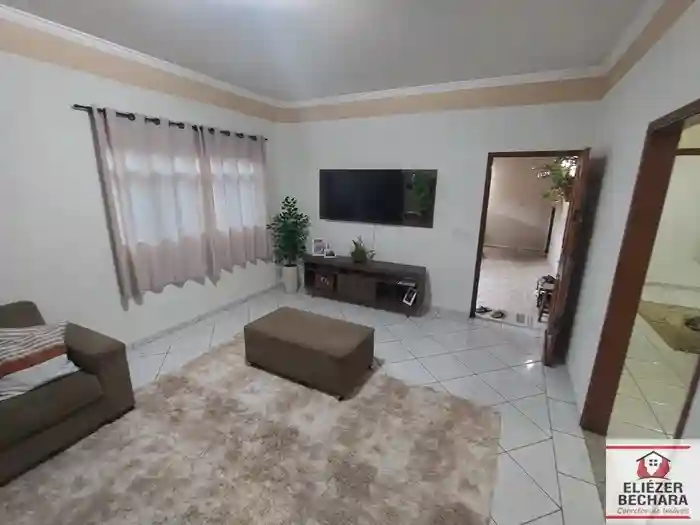 Casa com 3 quartos à venda, 200m² — foto 49 de 52