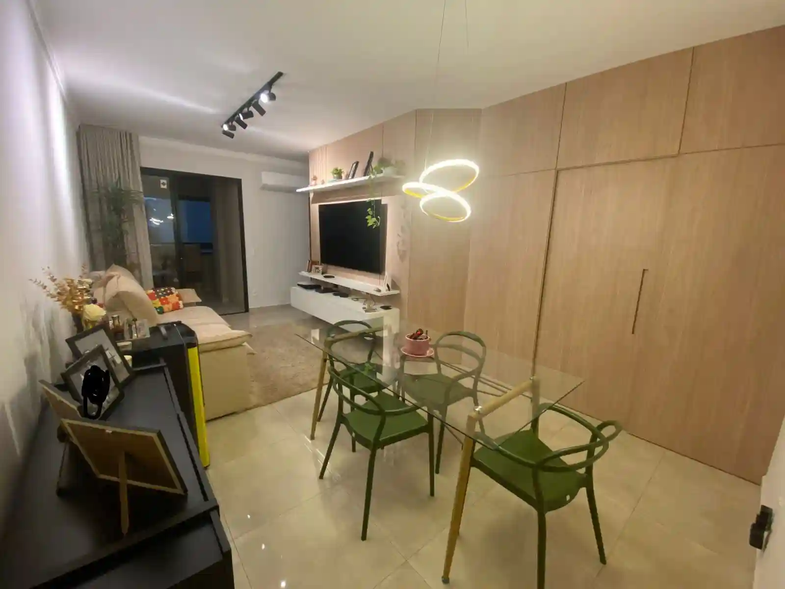 Apartamento com 2 quartos à venda, 74m² — foto 1 de 9
