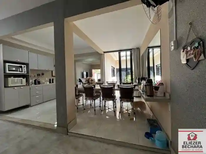 Casa com 3 quartos à venda, 130m² — foto 4 de 8
