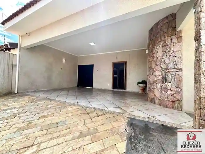 Casa com 3 quartos à venda, 130m² — foto 3 de 8