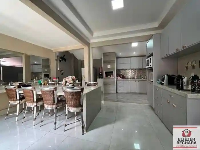 Casa com 3 quartos à venda, 130m² — foto 7 de 8