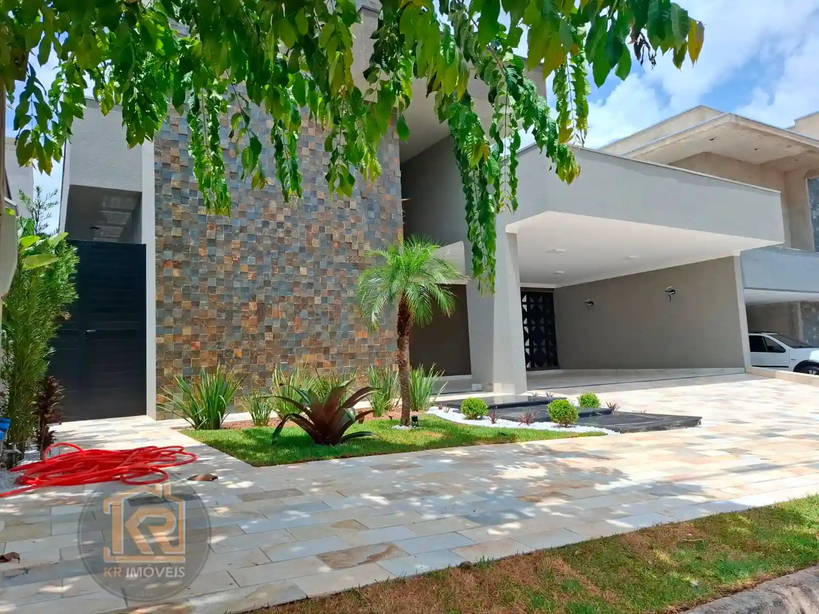 Casa de Condomínio com 2 quartos à venda, 193m² — foto 1 de 25