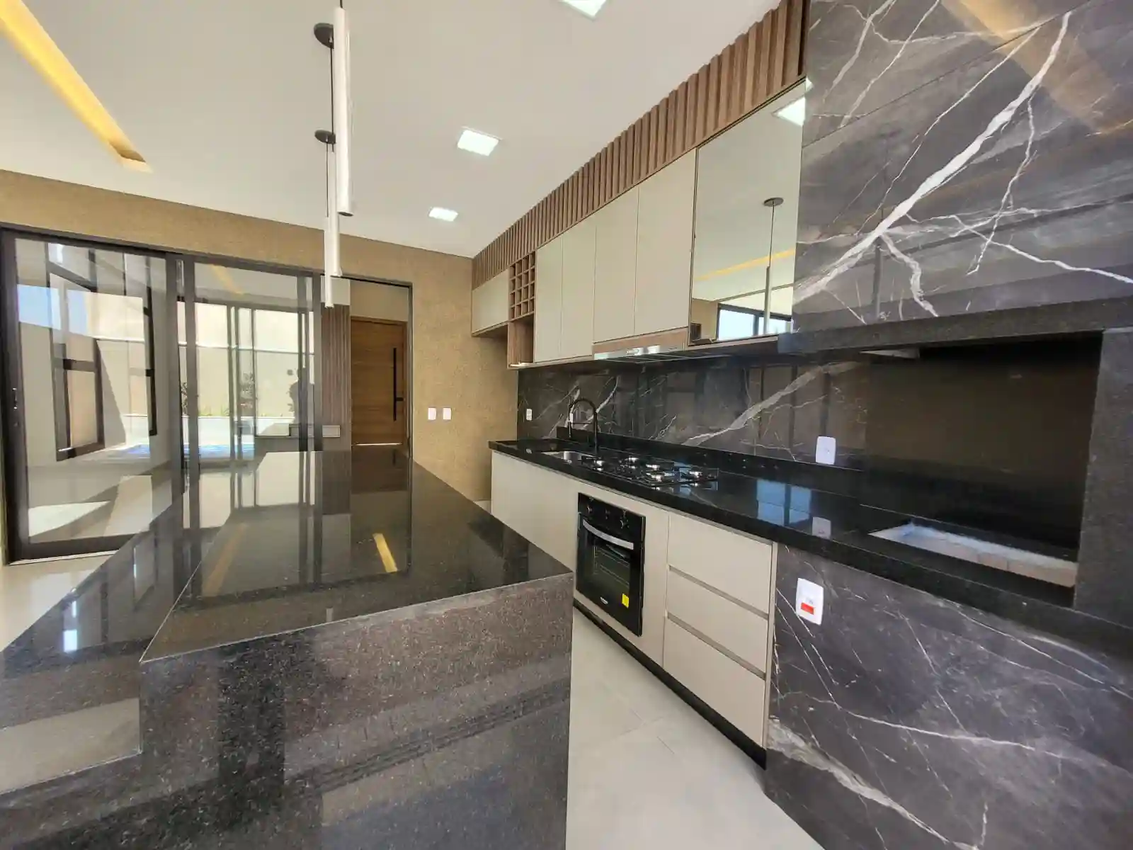 Casa de Condomínio com 3 quartos à venda, 287m² — foto 18 de 24