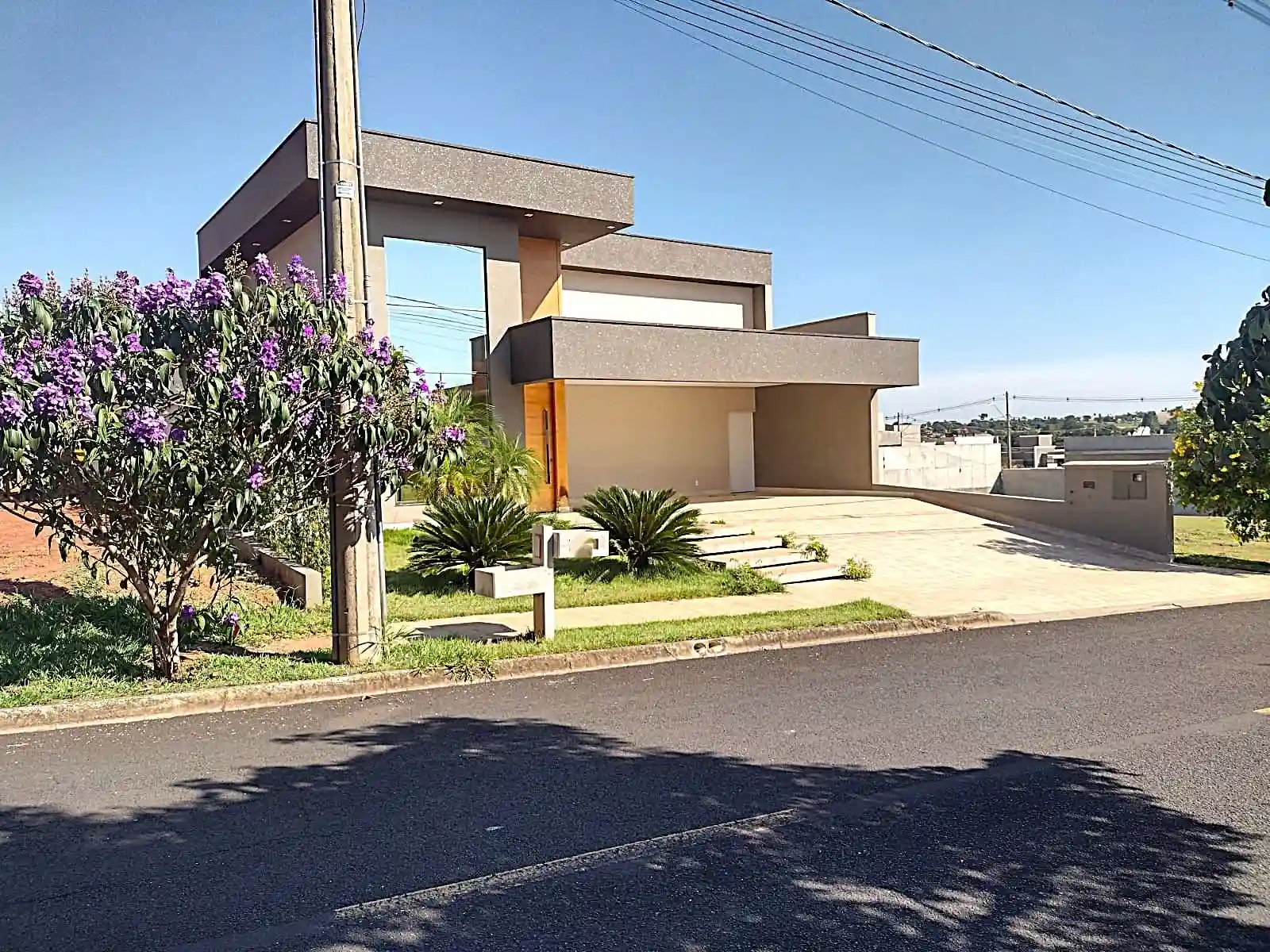 Casa de Condomínio com 3 quartos à venda, 200m² — foto 3 de 4