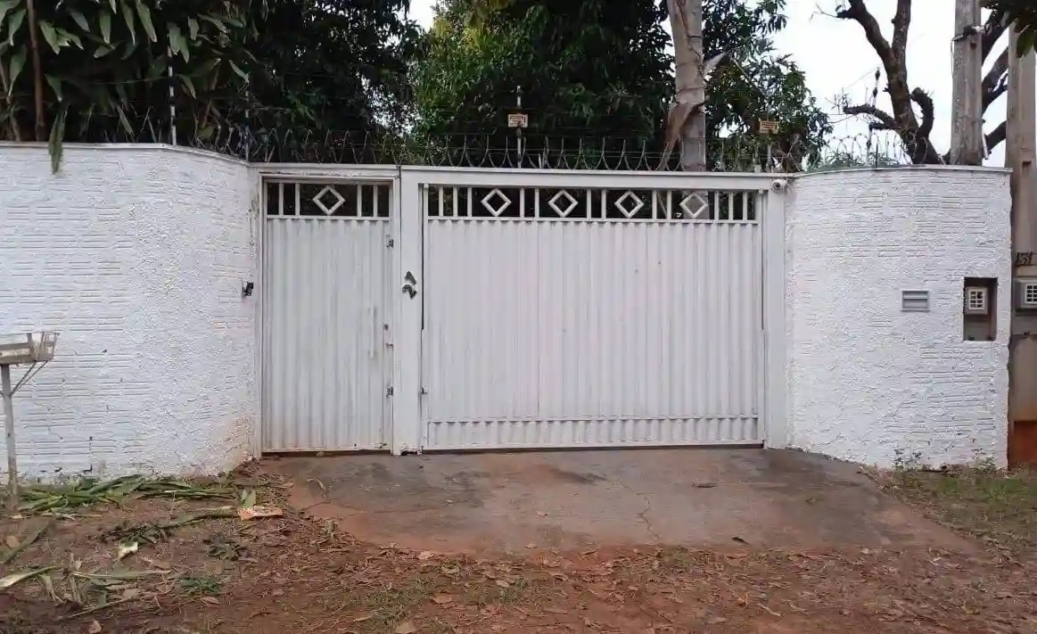 Fazenda / Sítio / Chácara com 2 quartos à venda, 400m² — foto 1 de 11