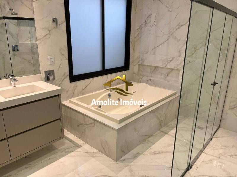 Casa de Condomínio com 4 quartos à venda, 295m² — foto 15 de 54