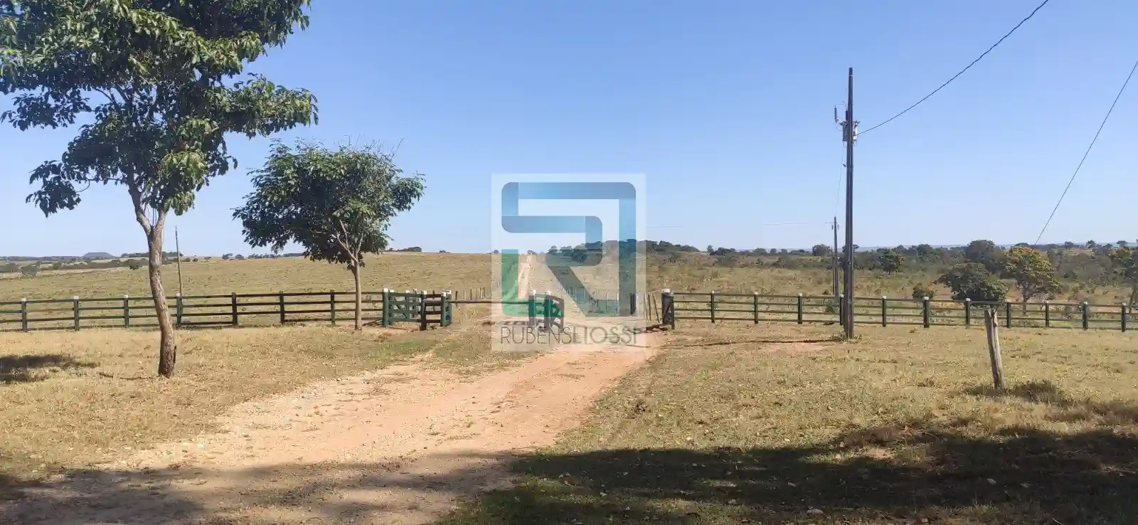 Fazenda / Sítio / Chácara  à venda, 15270000m² — foto 1 de 16