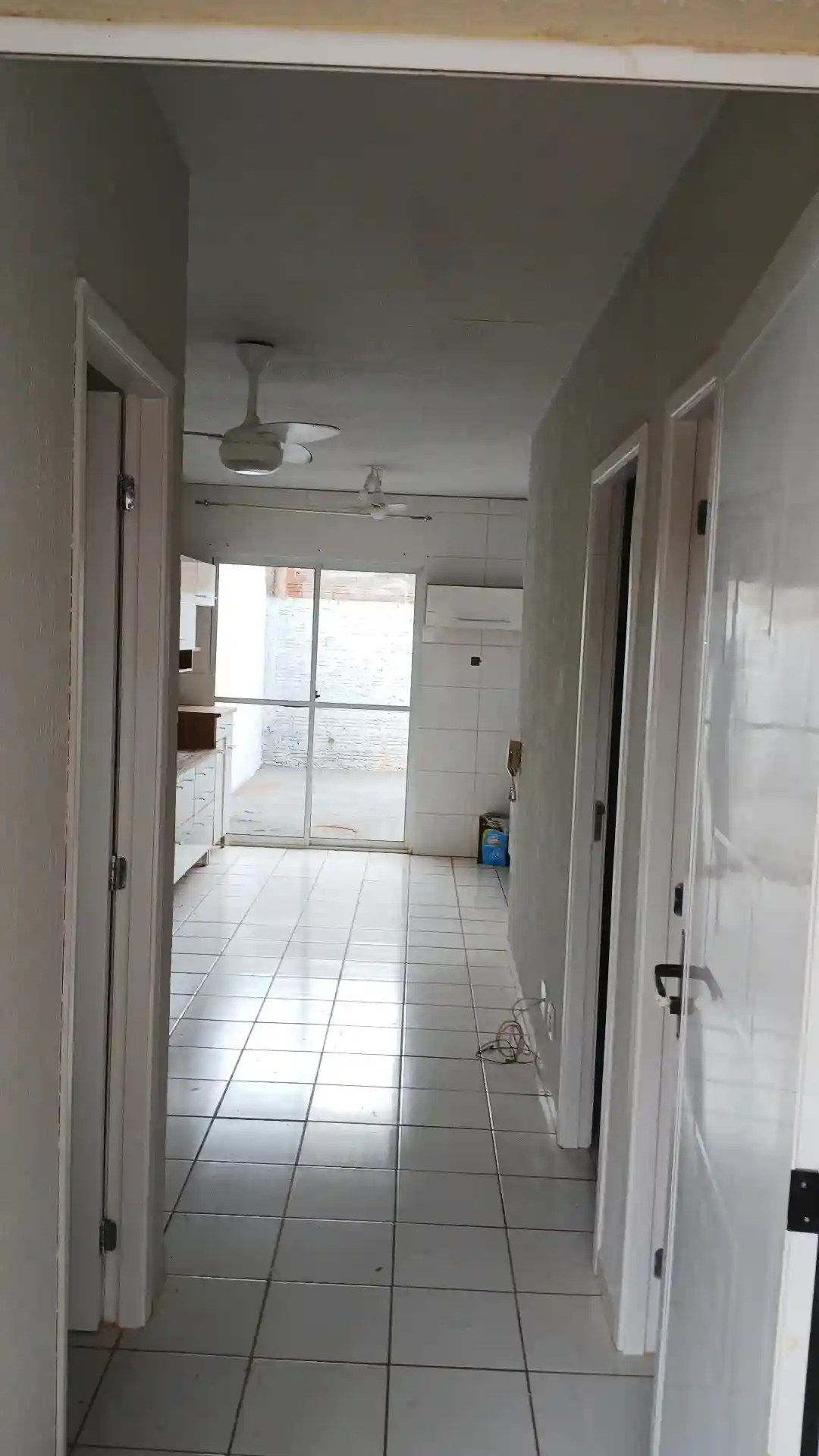 Casa de Condomínio com 2 quartos à venda, 60m² — foto 2 de 35