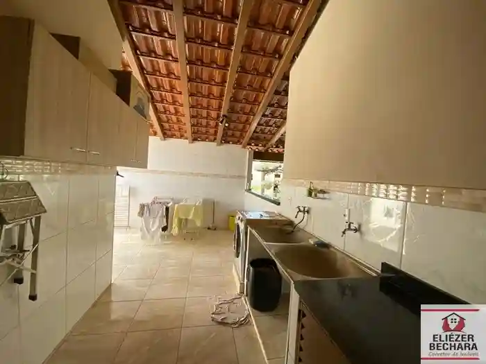 Fazenda / Sítio / Chácara com 3 quartos à venda, 1000m² — foto 3 de 33