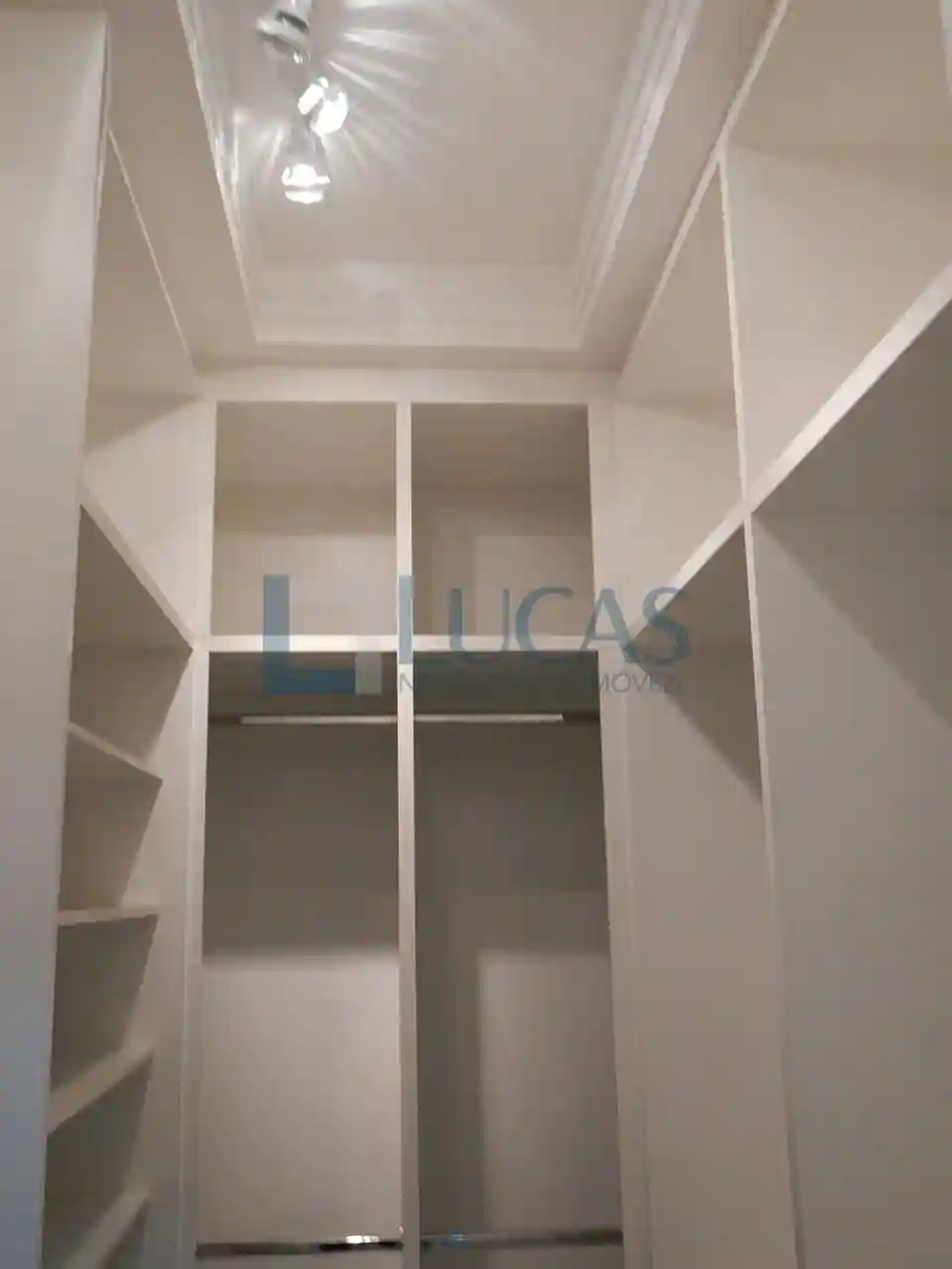 Casa de Condomínio com 5 quartos à venda, 410m² — foto 22 de 42