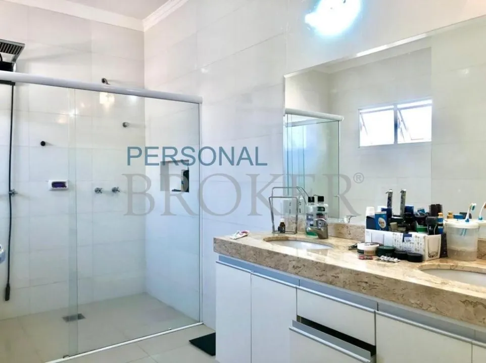 Casa de Condomínio com 4 quartos à venda, 285m² — foto 1 de 7