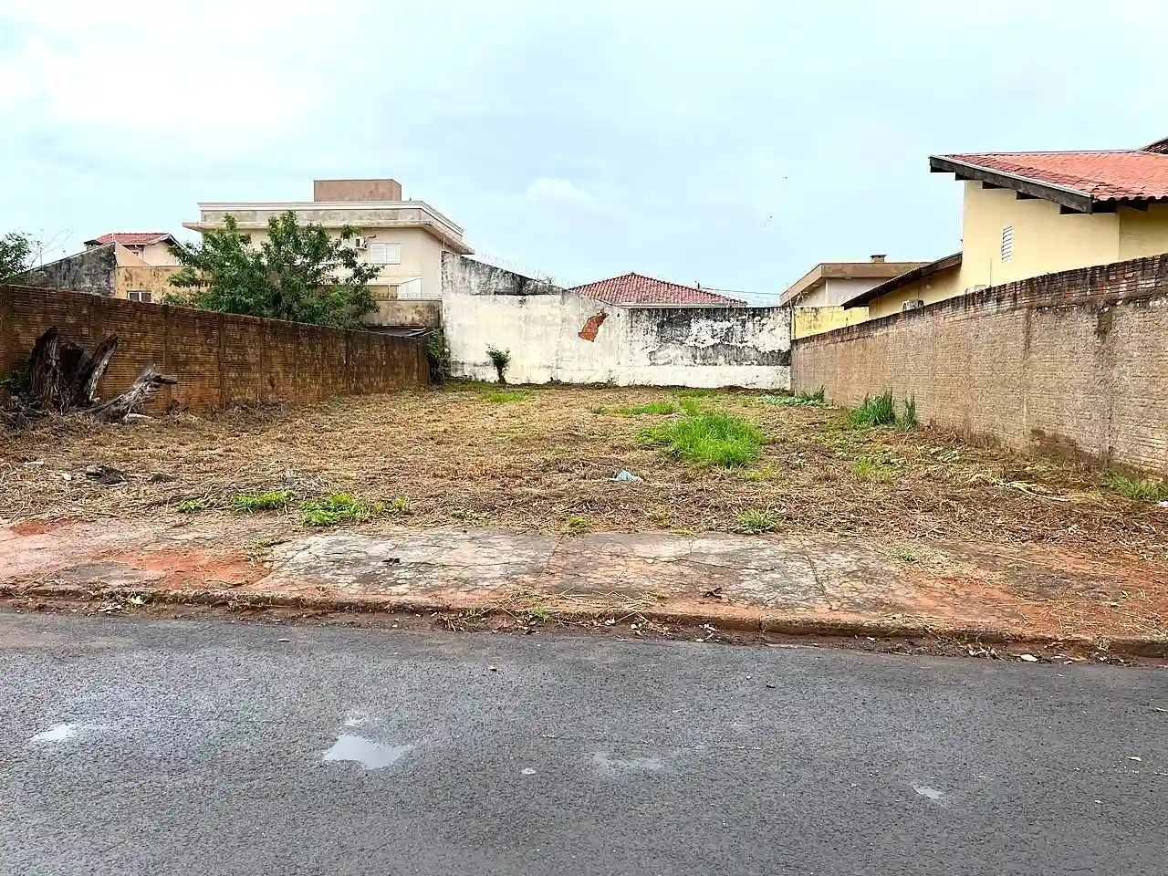 Terreno / Lote / Condomínio  à venda, 450m² — foto 3 de 3