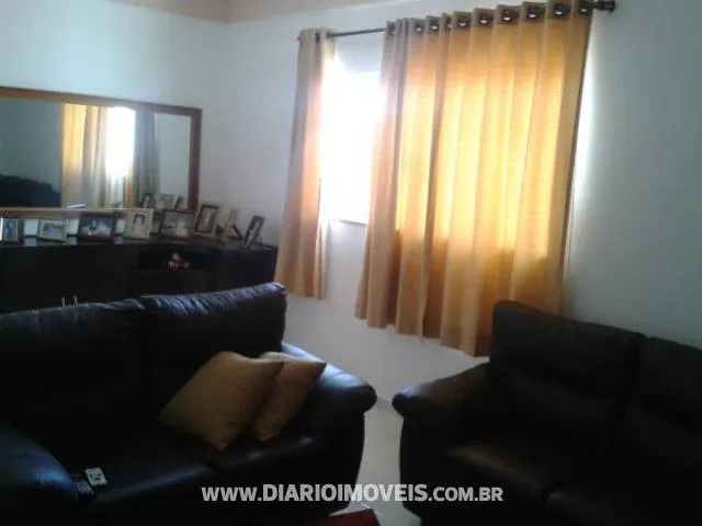 Casa à venda — foto 2 de 2