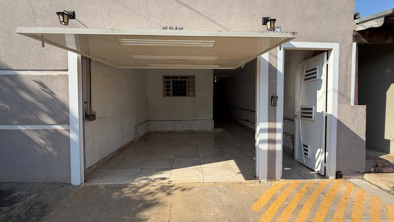 Casa com 4 quartos à venda, 180m² — foto 2 de 21