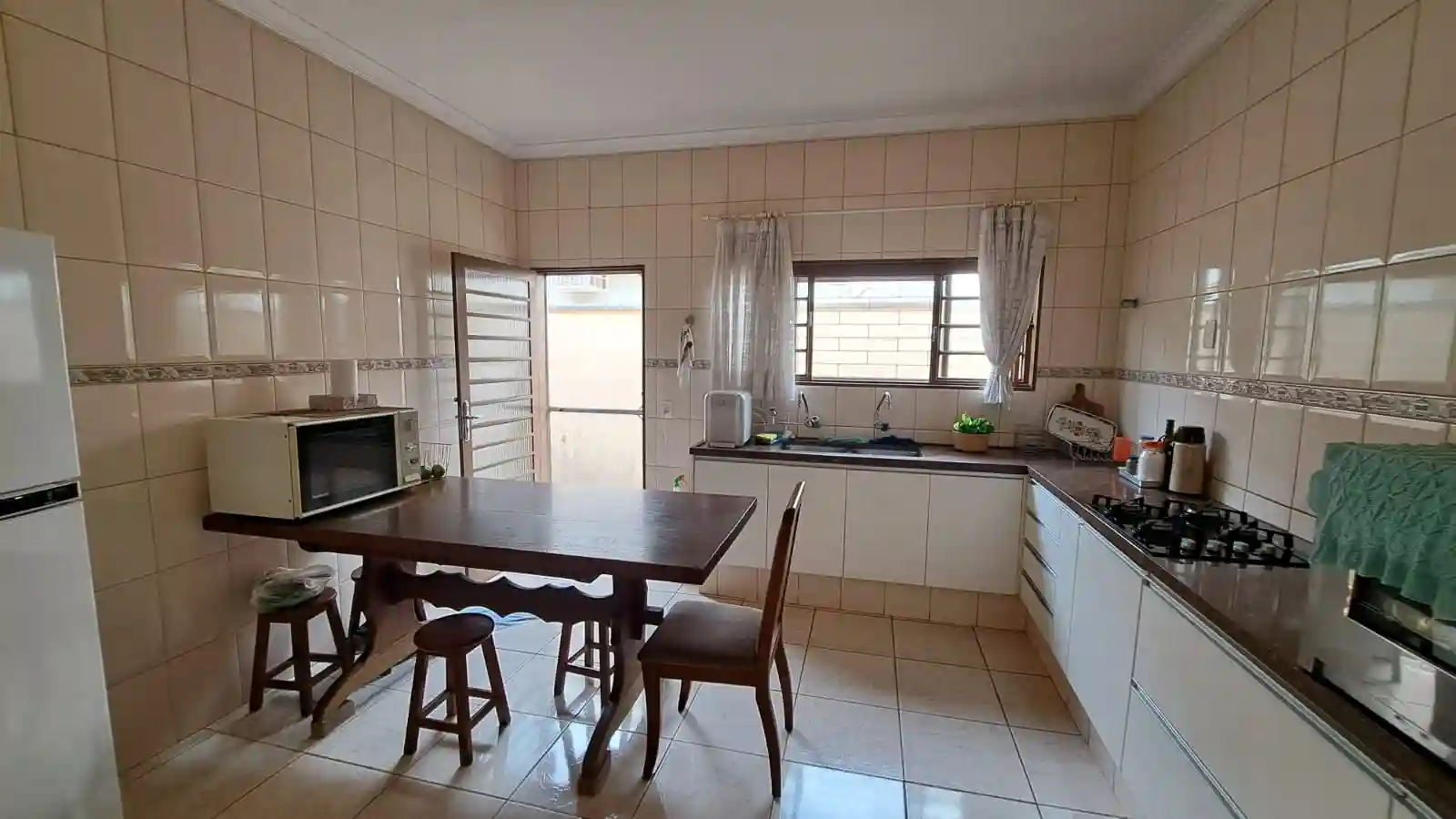 Casa  para aluguel, 200m² — foto 9 de 16