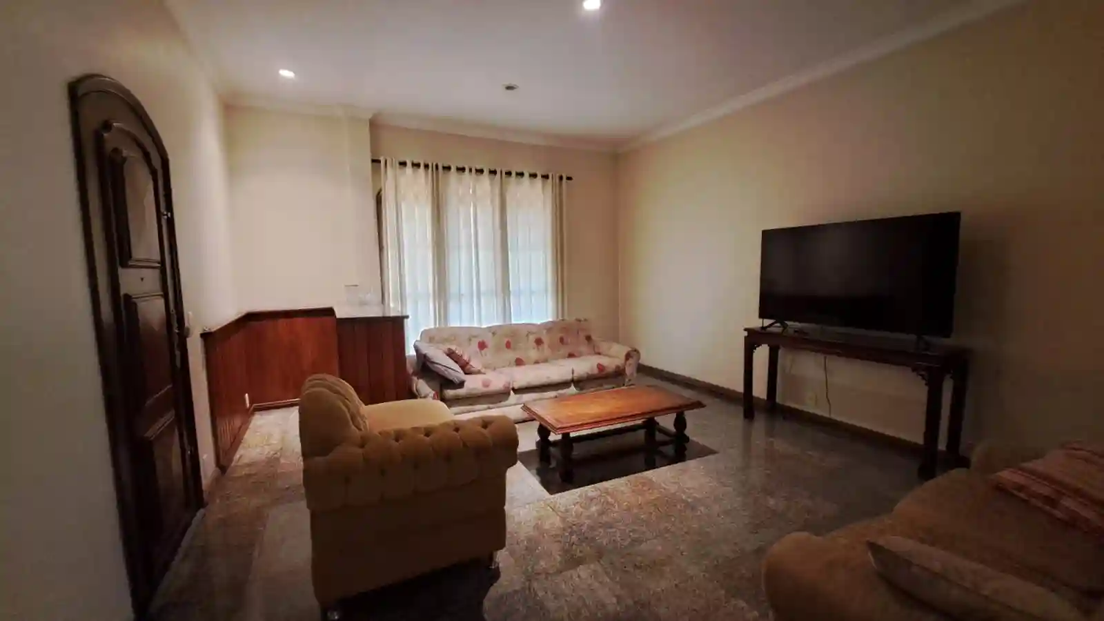 Casa  para aluguel, 200m² — foto 4 de 16