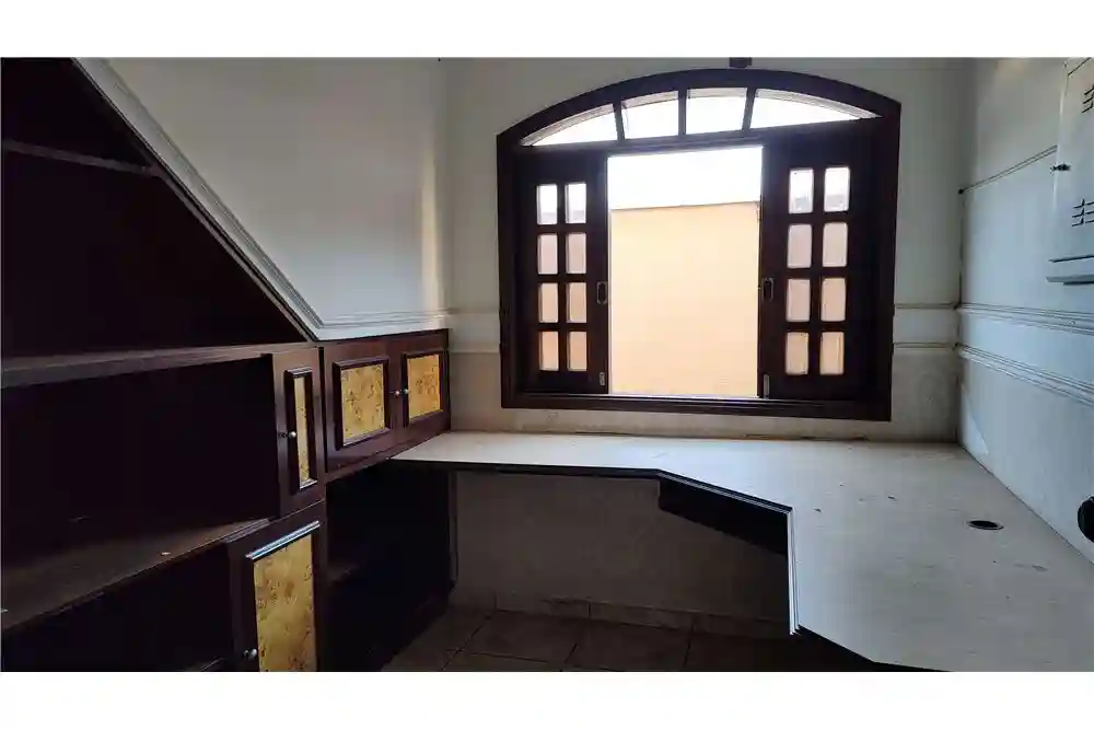 Sobrado com 3 quartos à venda, 224m² — foto 2 de 8