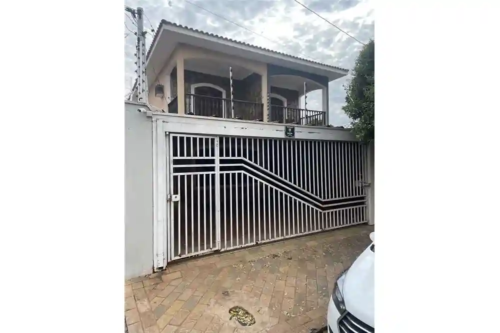 Sobrado com 3 quartos à venda, 224m² — foto 1 de 8