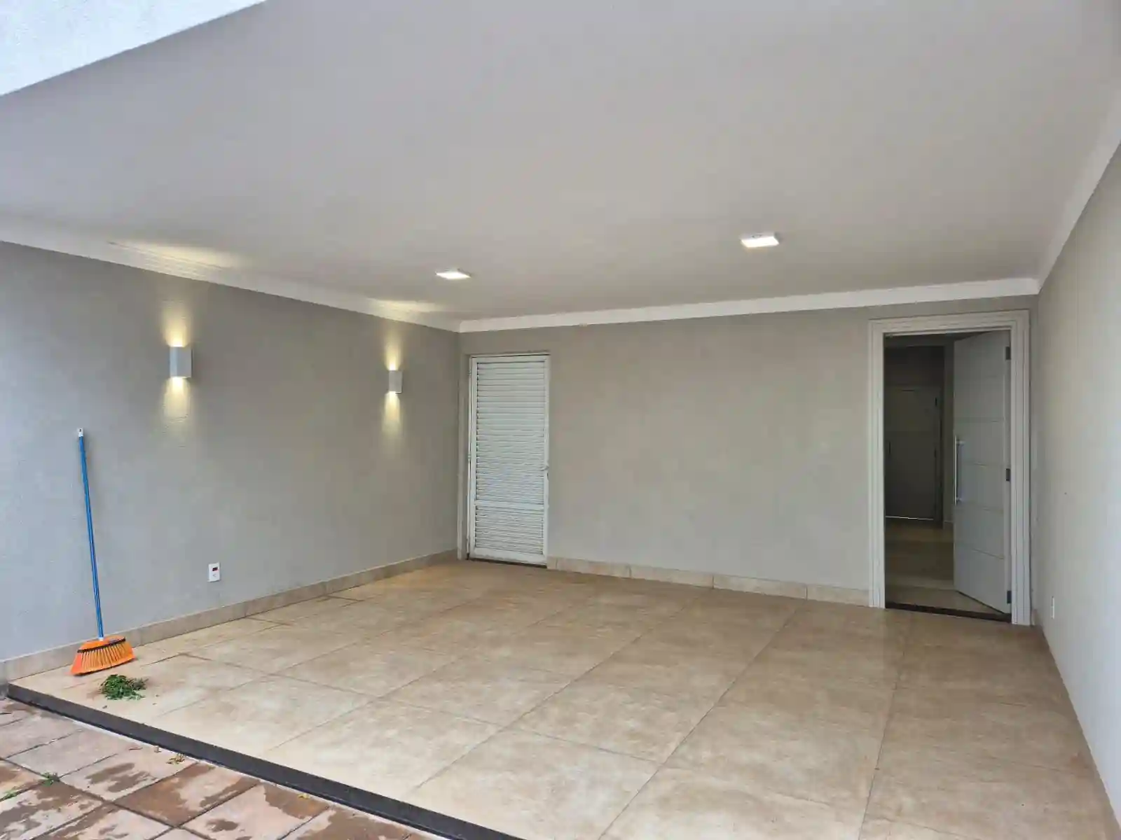 Casa com 3 quartos à venda, 115m² — foto 2 de 15