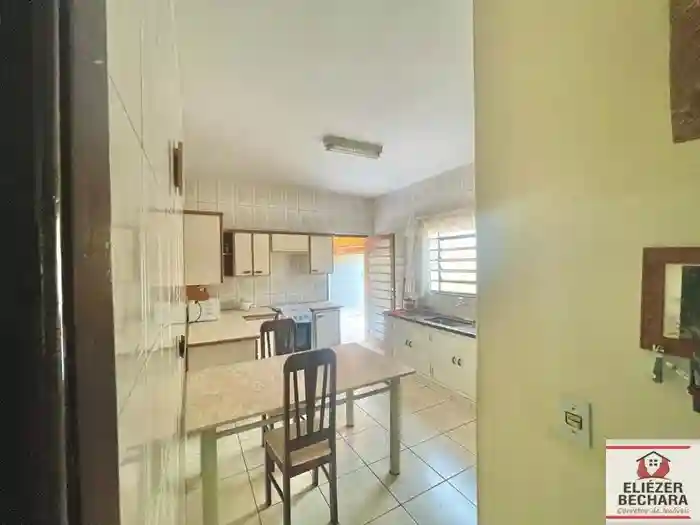 Casa com 3 quartos à venda, 360m² — foto 15 de 15