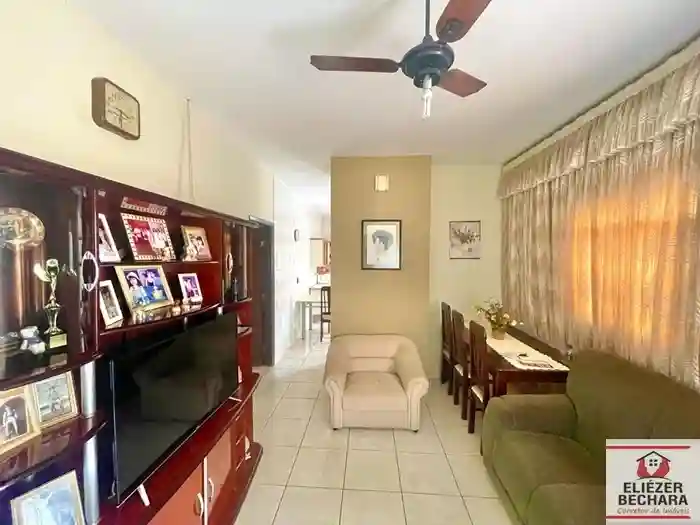 Casa com 3 quartos à venda, 360m² — foto 2 de 15